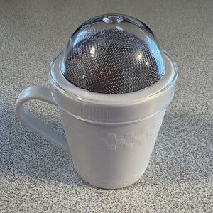 Vintage Pampered Chef Sifter/Shaker